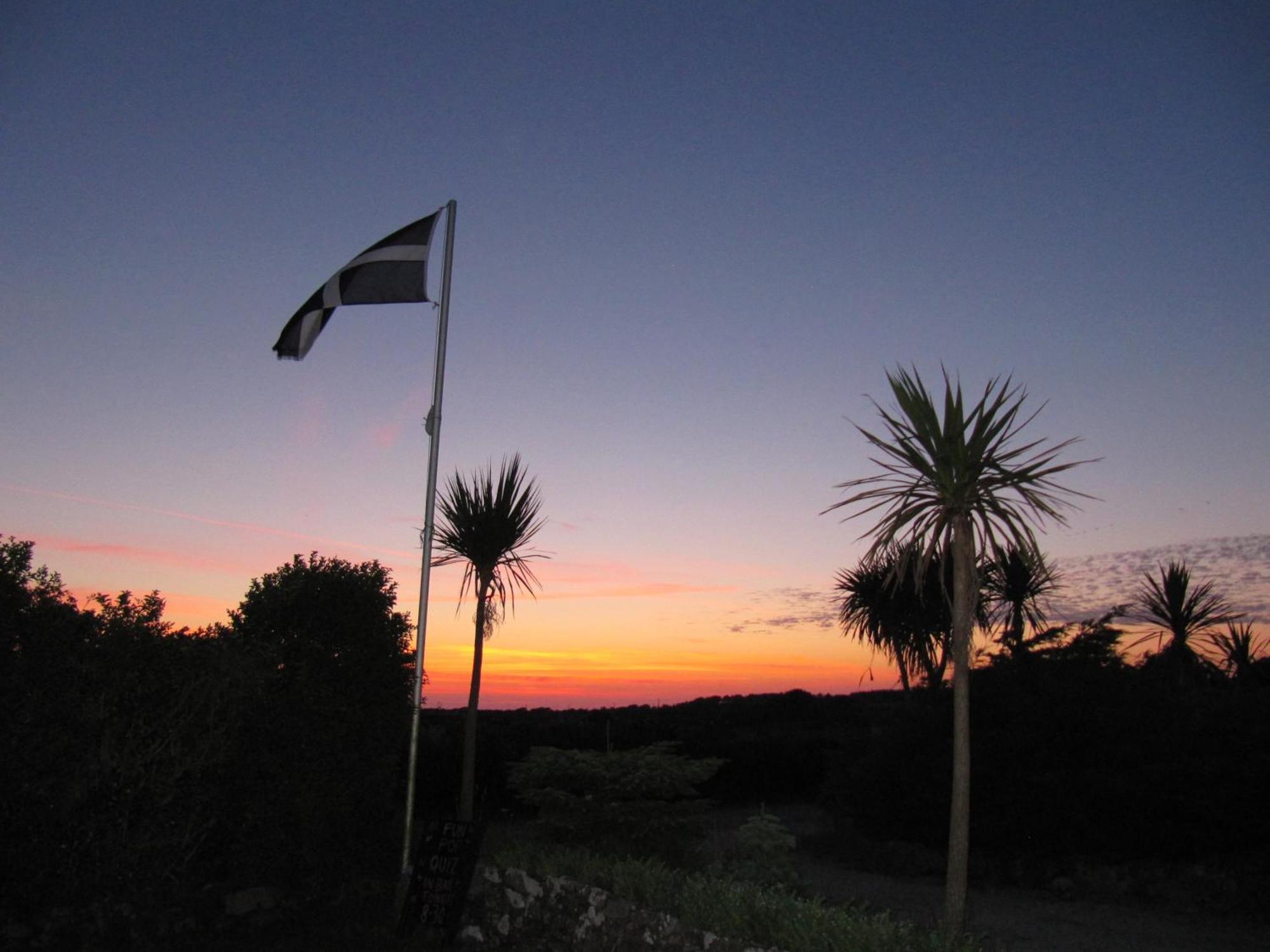 Roselands Caravan Park, Nr Lands End, Cornwall Сейнт-Джаст Экстерьер фото