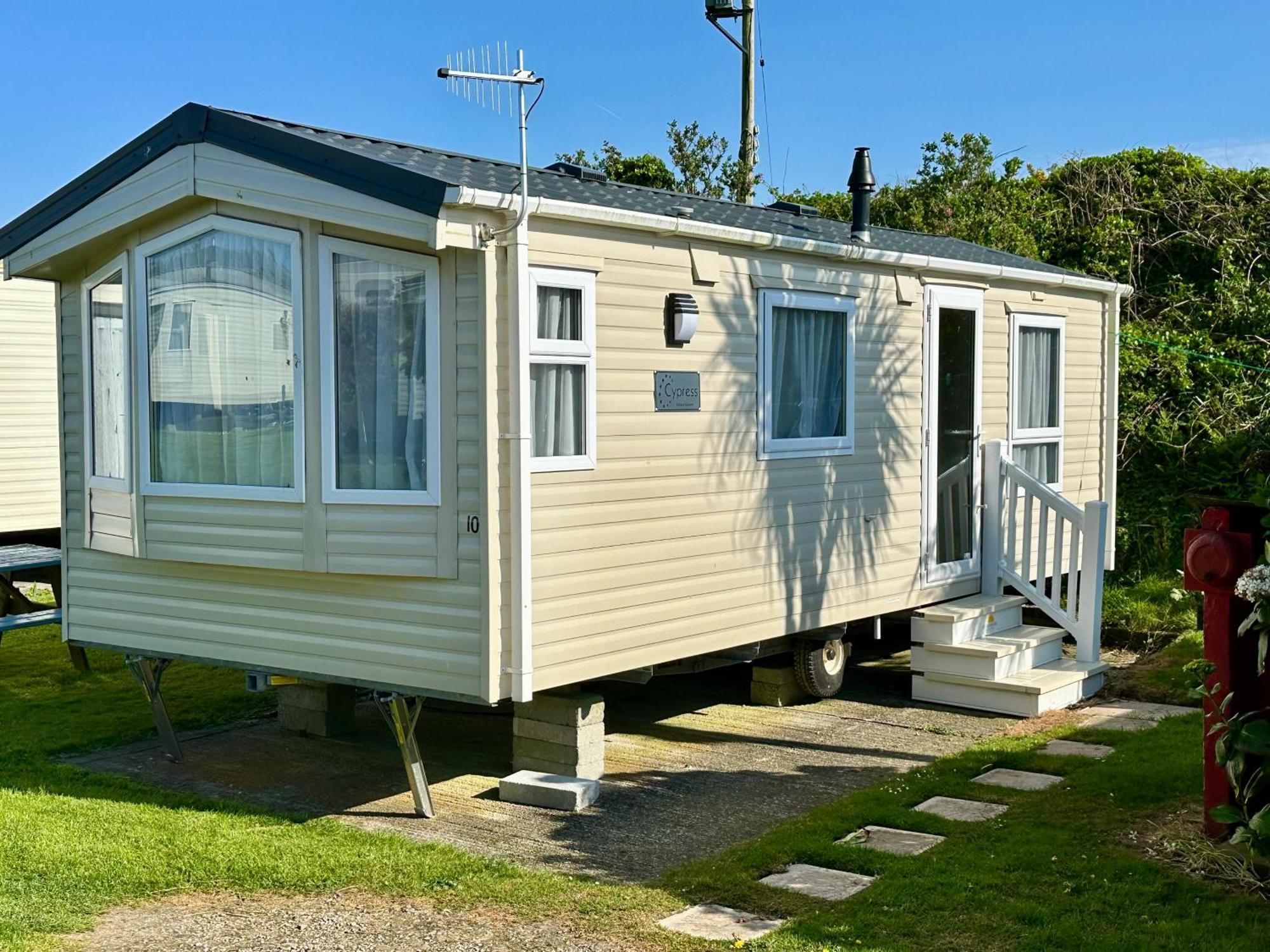Roselands Caravan Park, Nr Lands End, Cornwall Сейнт-Джаст Экстерьер фото